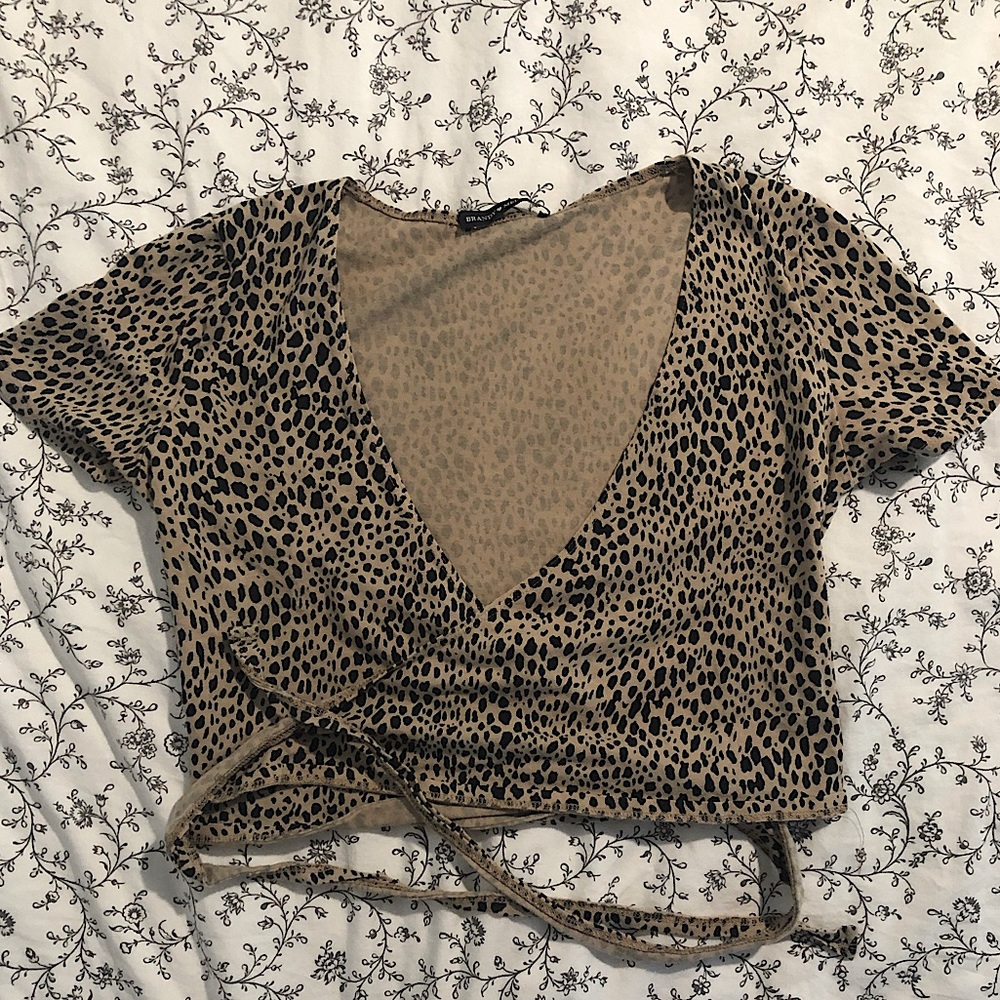 RARE Brandy Melville Short Sleeve Cheetah Wrap Top